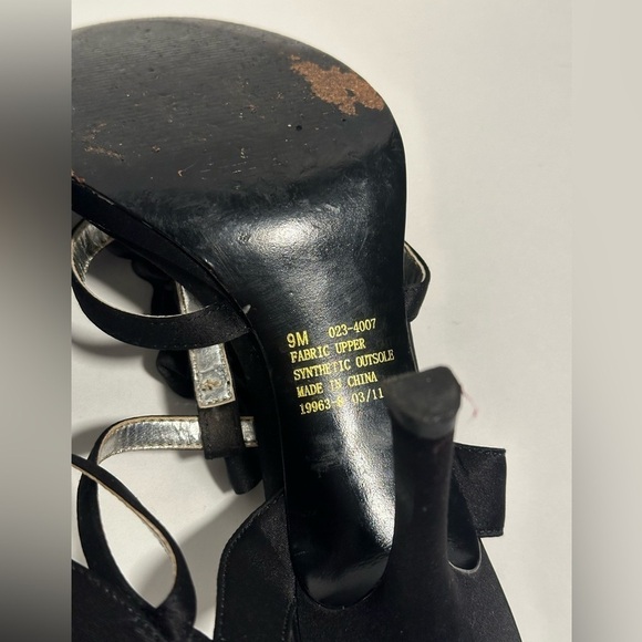 Jaqueline Ferrar Black Ruffle High Heels - Picture 7 of 8